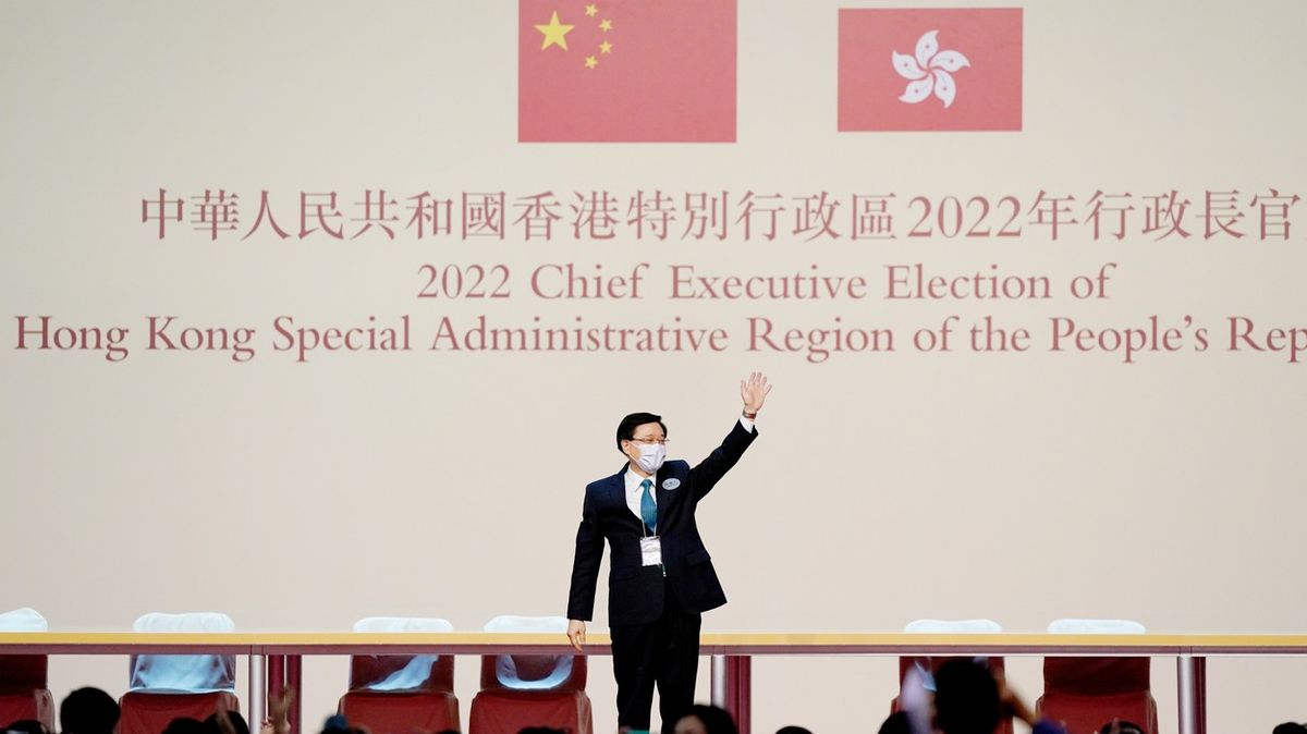 Novým správcem Hongkongu byl zvolen jediný kandidát John Lee